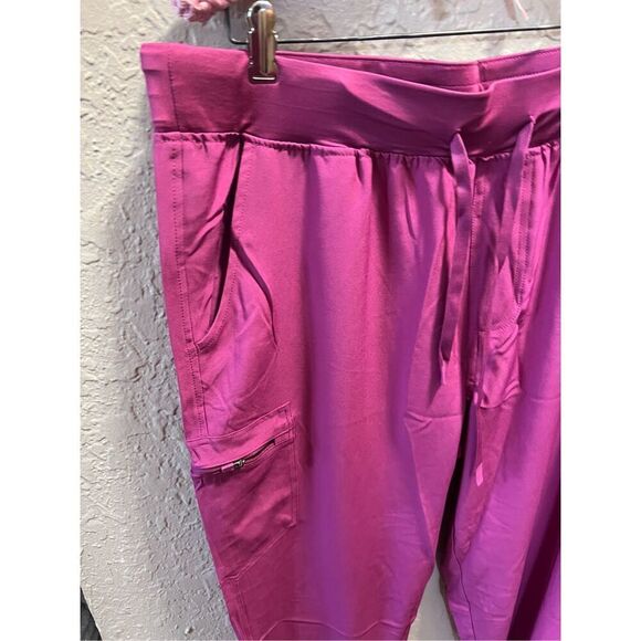 Azalea Pink Scrub Set Woman’s Size XXL NEW Top And Bottoms - Picture 7 of 14